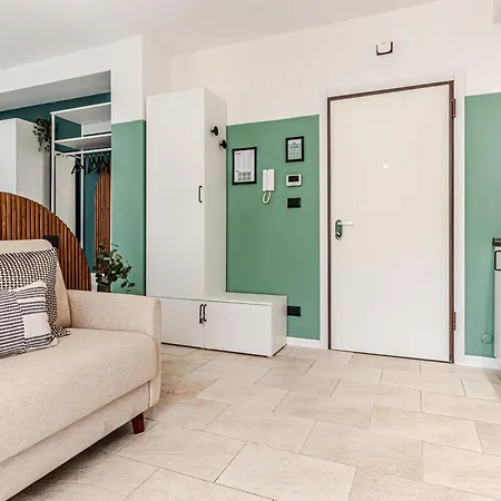 Japandi Apartment, Zona Porto Livorno Con Balcone E Jacuzzi Idromassaggio Exterior photo