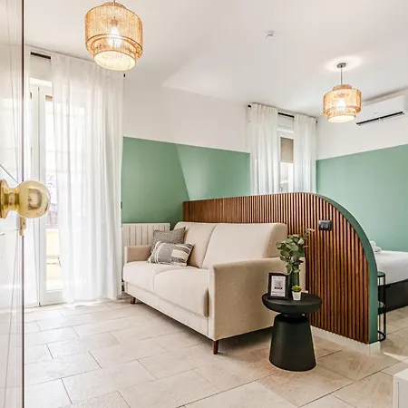 Japandi Apartment, Zona Porto Livorno Con Balcone E Jacuzzi Idromassaggio Exterior photo