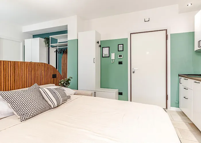 Japandi Apartment, Zona Porto Livorno Con Balcone E Jacuzzi Idromassaggio