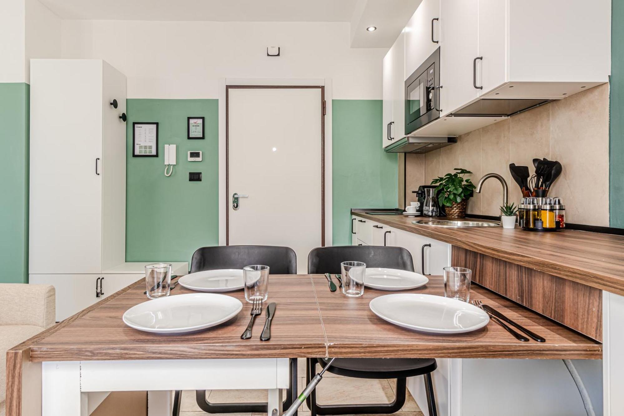 Japandi Apartment, Zona Porto Con Balcone E Jacuzzi Idromassaggio * Livorno