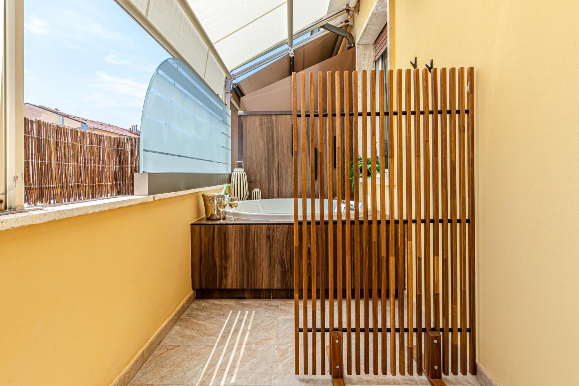 Apartment Japandi Apartment, Zona Porto Con Balcone E Jacuzzi Idromassaggio